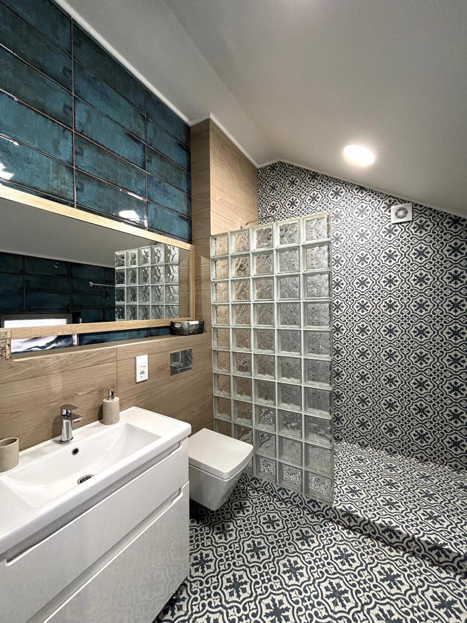 Modern Apartment In The City Center Львов Экстерьер фото