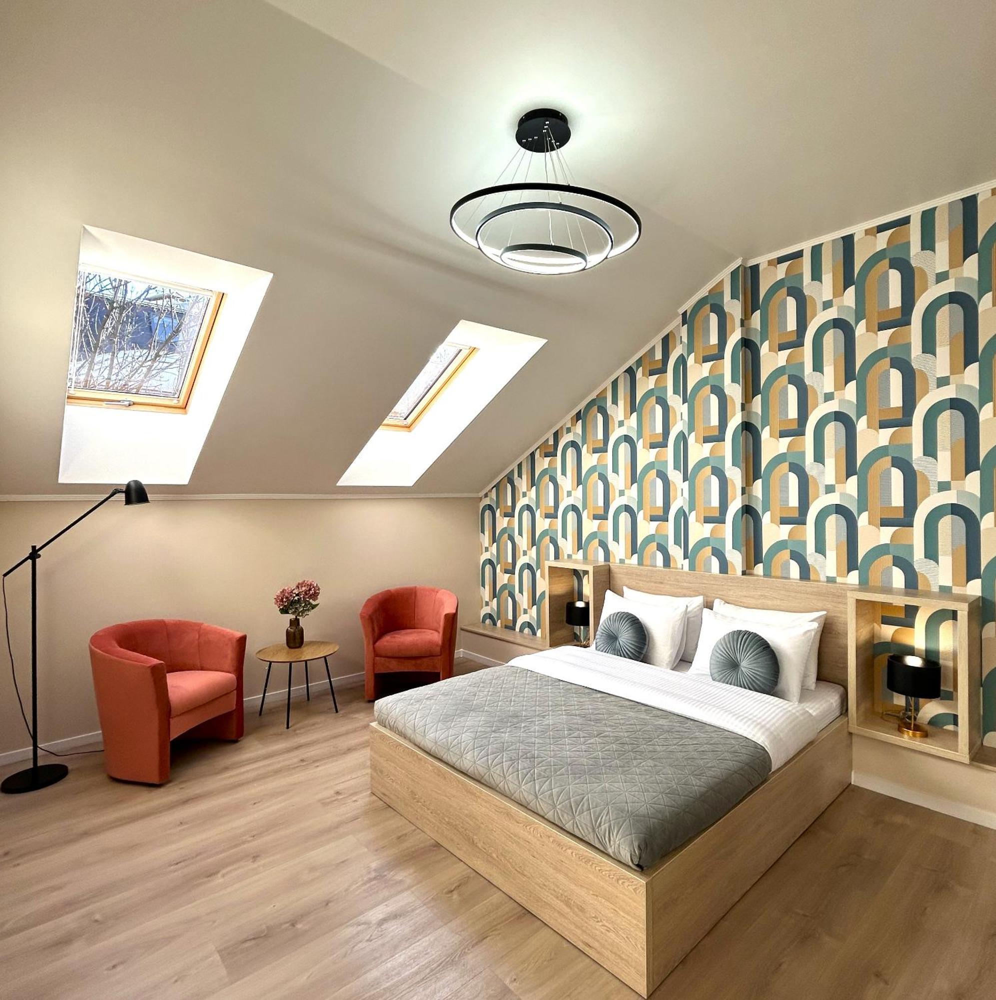 Modern Apartment In The City Center Львов Экстерьер фото